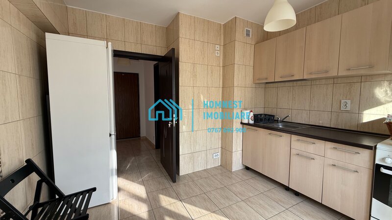 Bulevardul Burebista nr. 1, Piata Alba Iulia, garsoniera.