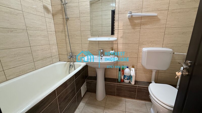 Bulevardul Burebista nr. 1, Piata Alba Iulia, garsoniera.