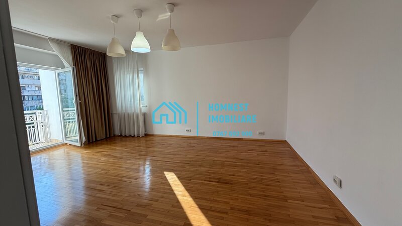 Bulevardul Burebista nr. 1, Piata Alba Iulia, garsoniera.