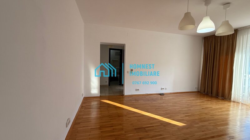 Bulevardul Burebista nr. 1, Piata Alba Iulia, garsoniera.