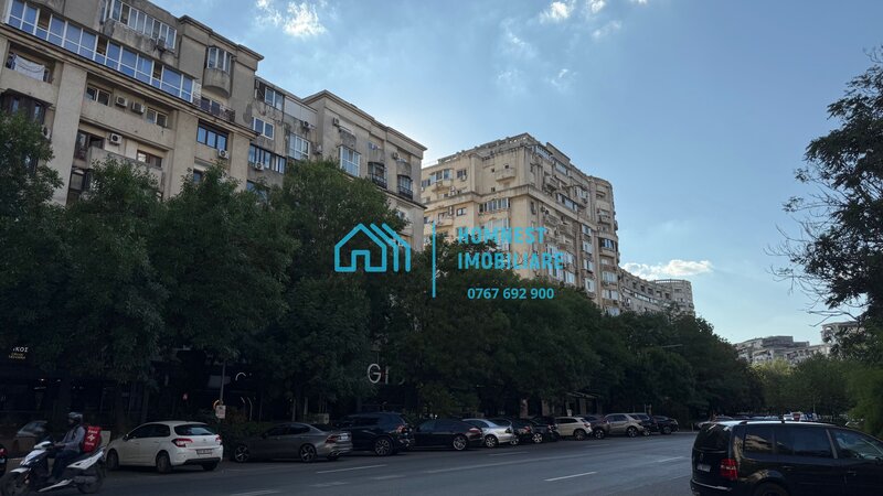 Bulevardul Burebista nr. 1, Piata Alba Iulia, garsoniera.