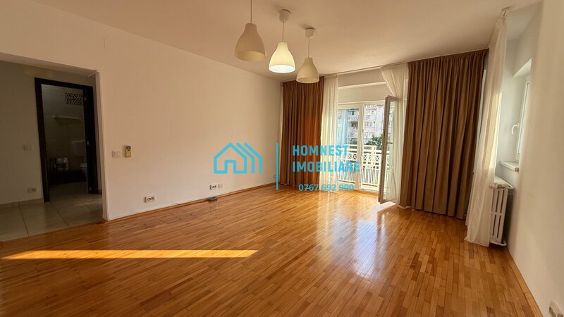 Bulevardul Burebista nr. 1, Piata Alba Iulia, garsoniera.